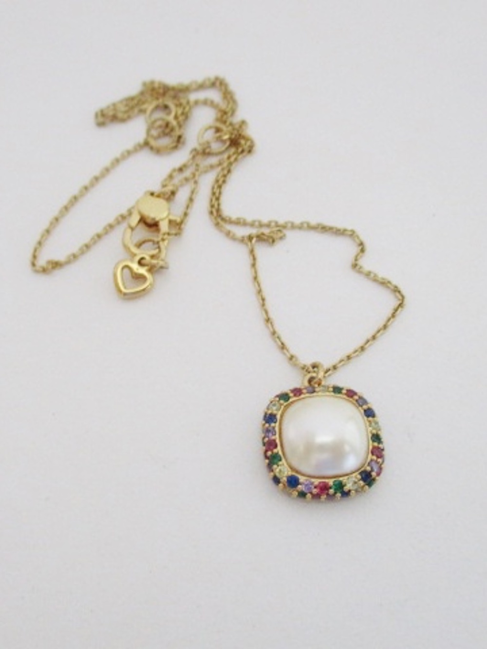 KATE SPADE - Multicolor Pavé Pearl Pendant Gold Tone Necklace